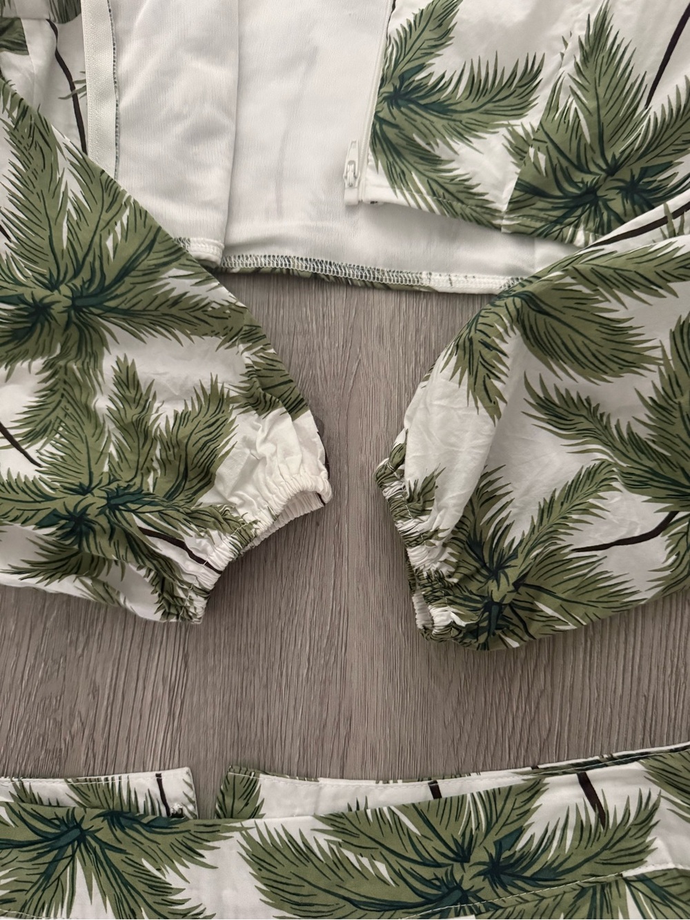 Missguided Palm Print Crop Top & Shorts Set - Green on White size 2 - Picture 16 of 16